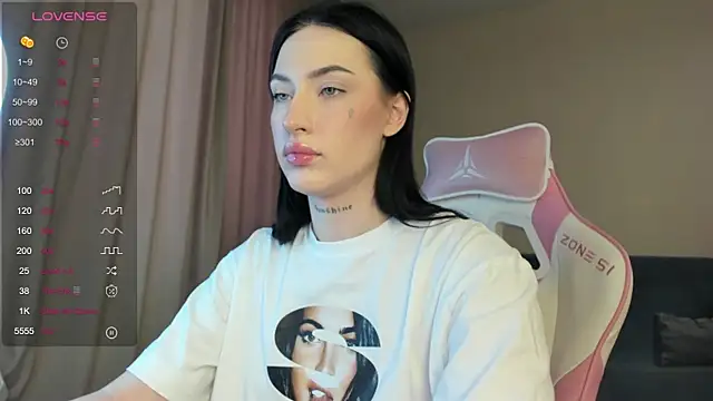 JenniferQueen11 online show from 01/16/25, 06:25