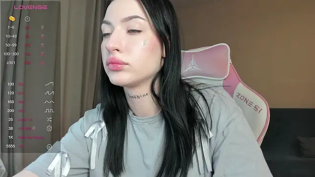 JenniferQueen11 online show from 01/17/25, 05:51