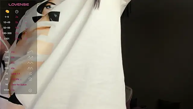 JenniferQueen11 online show from 01/18/25, 03:16