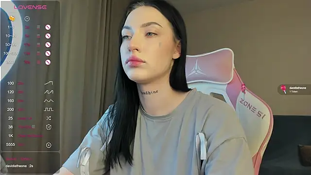 JenniferQueen11 online show from 02/02/25, 11:40