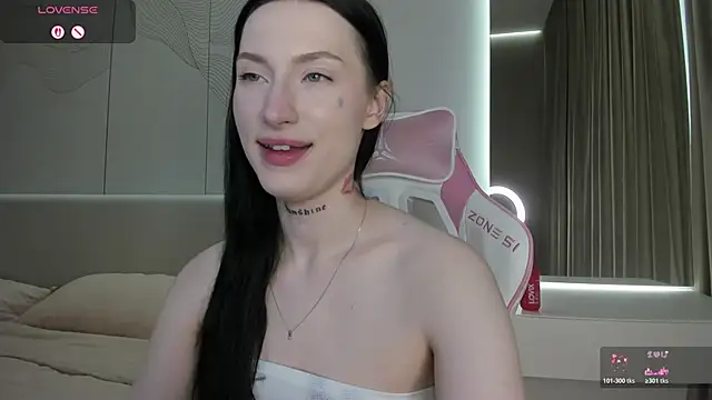 JenniferQueen11 online show from 06/06/26, 06:12