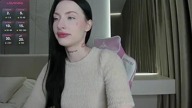 Snapshot of JenniferQueen11 chatting on 07/11/26, 04:10 JenniferQueen11 online show from 07/11/26, 04:10