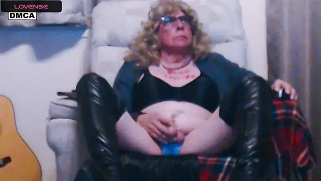 Snapshot of FilthytvGRACIE chatting on 03/21/25, 11:34 FilthytvGRACIE online show from 03/21/25, 11:34