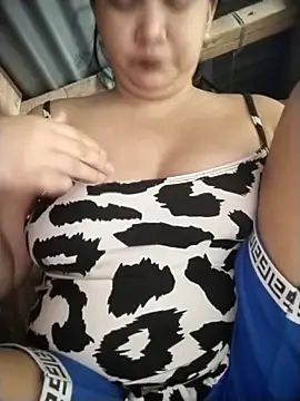 milkytitsmom4u online show from 03/18/26, 06:11