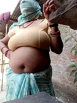 Snapshot of Lattika-Bhabhi chatting on 11/17/25, 08:20 Lattika-Bhabhi online show from 11/17/25, 08:20