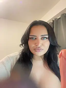 Snapshot of EmiliaPetrova chatting on 10/27/25, 06:01 EmiliaPetrova online show from 10/27/25, 06:01