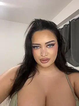 Snapshot of EmiliaPetrova chatting on 11/13/25, 06:18 EmiliaPetrova online show from 11/13/25, 06:18