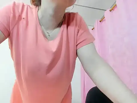 lorenitabella online show from 09/13/25, 09:14