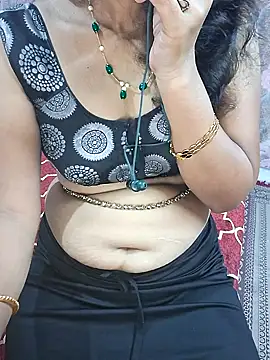 Snapshot of XBHUUME chatting on 12/02/24, 08:55 XBHUUME online show from 12/02/24, 08:55