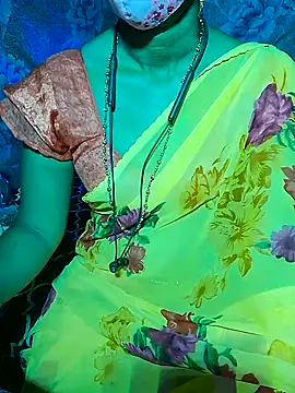 Snapshot of XBHUUME chatting on 01/21/25, 05:20 XBHUUME online show from 01/21/25, 05:20