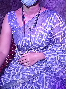 Snapshot of XBHUUME chatting on 11/07/25, 05:13 XBHUUME online show from 11/07/25, 05:13