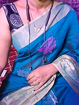 Snapshot of XBHUUME chatting on 11/14/25, 05:22 XBHUUME online show from 11/14/25, 05:22