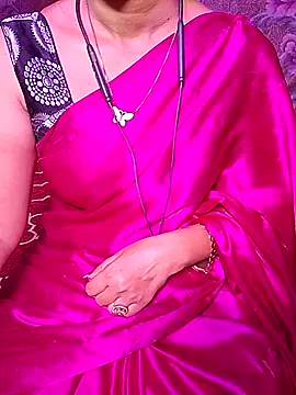 Snapshot of XBHUUME chatting on 11/20/25, 05:12 XBHUUME online show from 11/20/25, 05:12