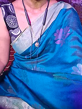 Snapshot of XBHUUME chatting on 02/10/26, 04:44 XBHUUME online show from 02/10/26, 04:44