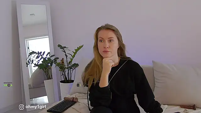 Snapshot of Fallinlove1 chatting on 02/27/26, 10:15 Fallinlove1 online show from 02/27/26, 10:15