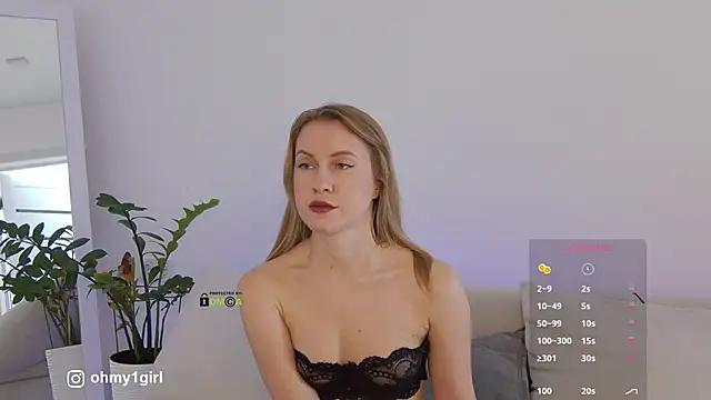 Snapshot of Fallinlove1 chatting on 03/03/26, 07:25 Fallinlove1 online show from 03/03/26, 07:25