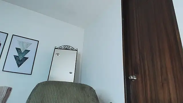 Snapshot of carminaurmommy chatting on 02/17/26, 10:38 carminaurmommy online show from 02/17/26, 10:38