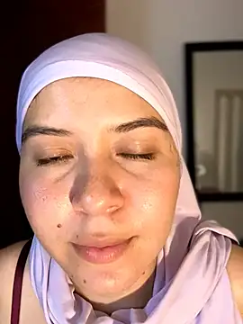 MatchedEyebrow online show from 05/13/26, 09:22