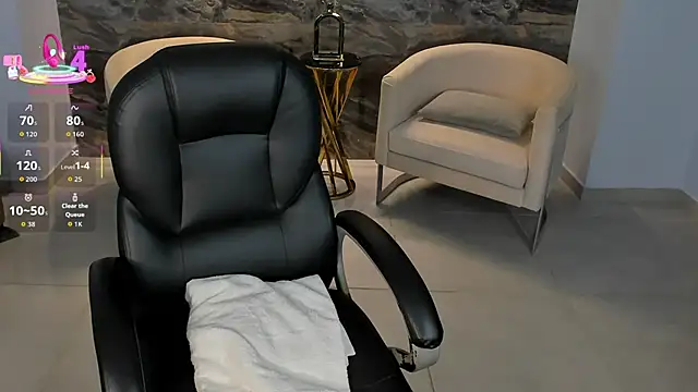 Snapshot of MadelineFox chatting on 11/18/25, 09:03 MadelineFox online show from 11/18/25, 09:03