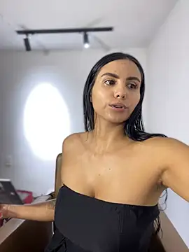 ameliayourfav1 online show from 12/25/24, 12:16