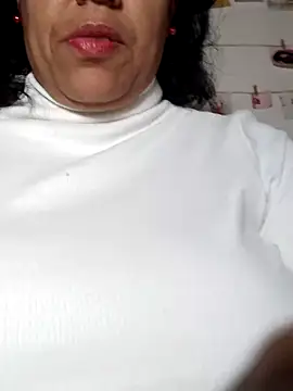 Snapshot of Molly_newman6 chatting on 02/14/25, 07:44 Molly newman6 online show from 02/14/25, 07:44