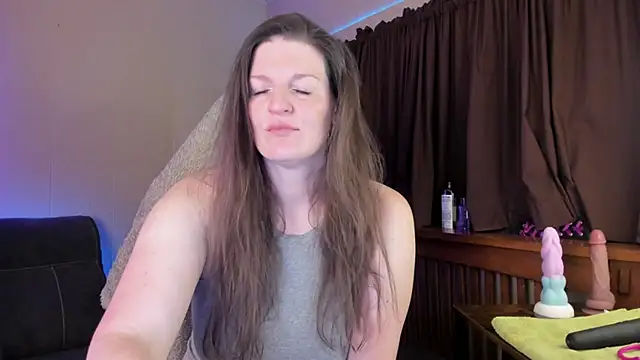 Kelly Carolina online show from 12/03/25, 12:03