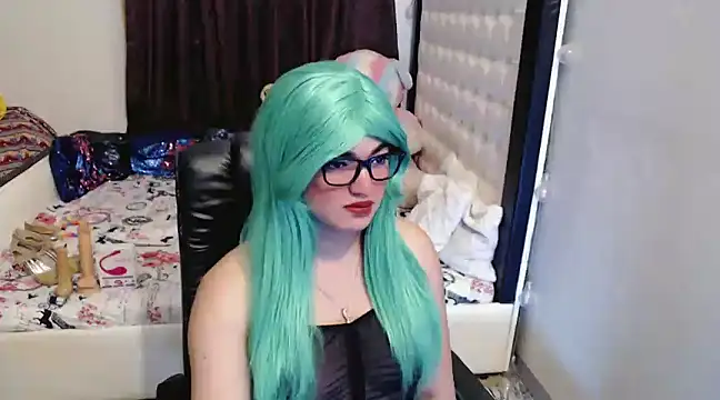 Snapshot of Goddess_Sarah chatting on 12/14/24, 08:45 Goddess Sarah online show from 12/14/24, 08:45