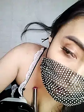 Snapshot of _Shimmerlyn_ chatting on 02/15/25, 02:33 Shimmerlyn online show from 02/15/25, 02:33