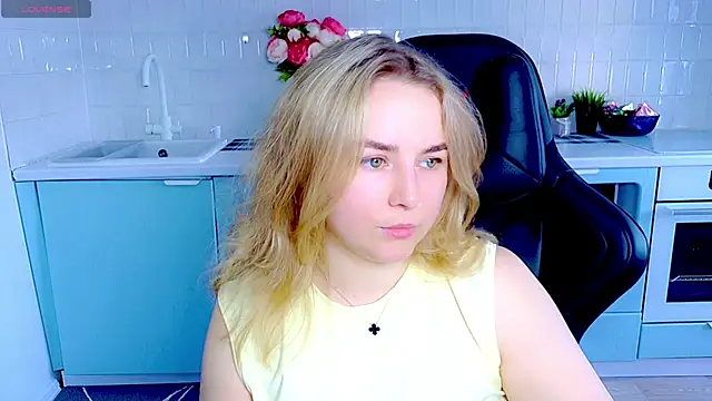 Mira Mermayd online show from 05/03/26, 01:33
