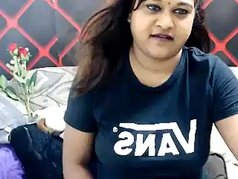 Snapshot of indian_glitter chatting on 03/20/25, 06:20 indian glitter online show from 03/20/25, 06:20