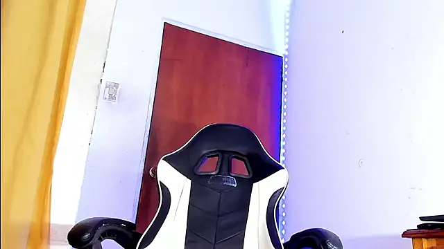 YeremiBrowm online show from 01/08/25, 10:37