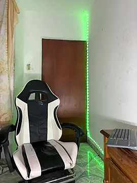 YeremiBrowm online show from 02/06/25, 12:00