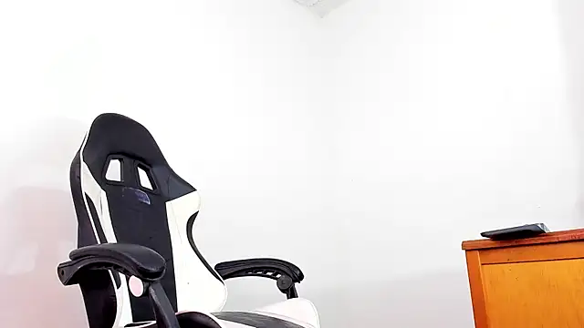 YeremiBrowm online show from 02/17/25, 08:15