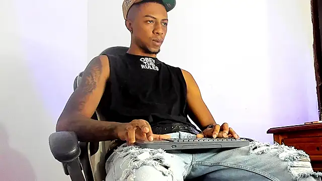 YeremiBrowm online show from 03/12/25, 10:39