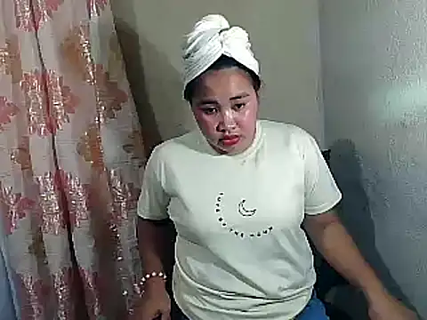 Snapshot of PinayGirl23 chatting on 12/02/24, 01:03 PinayGirl23 online show from 12/02/24, 01:03