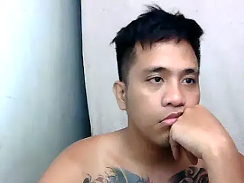 Snapshot of Thyler08 chatting on 12/06/24, 08:26 Thyler08 online show from 12/06/24, 08:26