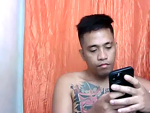 Snapshot of Thyler08 chatting on 12/25/24, 02:35 Thyler08 online show from 12/25/24, 02:35