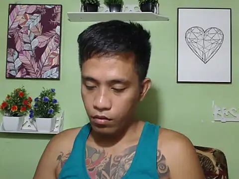 Snapshot of Thyler08 chatting on 09/20/25, 06:03 Thyler08 online show from 09/20/25, 06:03