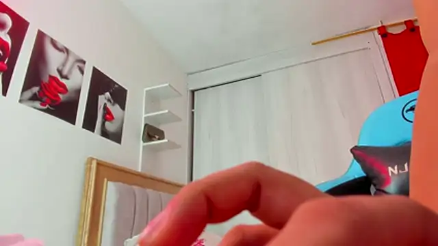 Lunastar02 online show from 11/21/25, 02:05