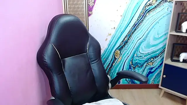 Snapshot of Amy_Ronan chatting on 11/05/25, 04:07 Amy Ronan online show from 11/05/25, 04:07