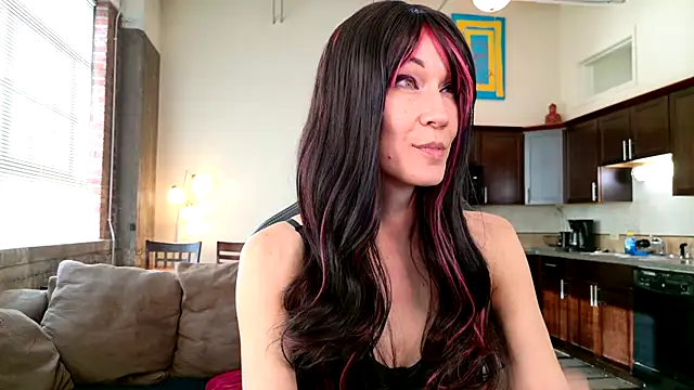 EveEnigma online show from 12/19/24, 06:01