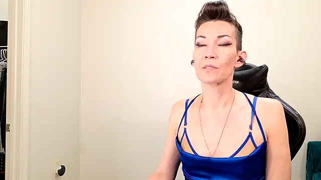 EveEnigma online show from 02/06/25, 06:02