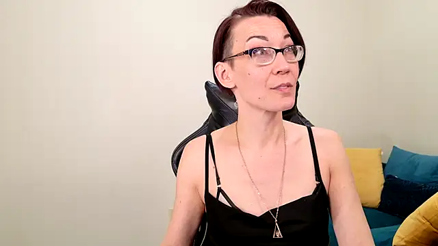 EveEnigma online show from 02/25/25, 05:04