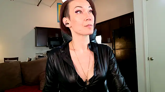 EveEnigma online show from 03/19/25, 05:50