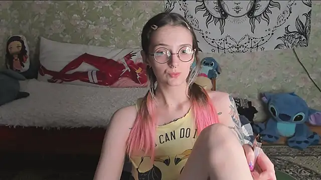 Cutie Adelia online show from 05/06/26, 02:00