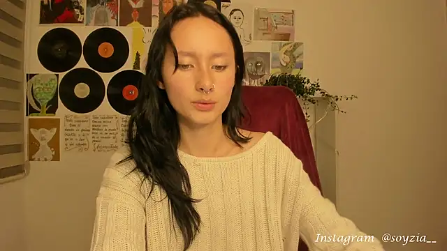 Snapshot of bellaa-w chatting on 03/22/25, 04:03 bellaa-w online show from 03/22/25, 04:03