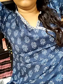 Snapshot of Diya_143 chatting on 03/15/25, 10:24 Diya 143 online show from 03/15/25, 10:24