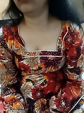 Snapshot of Diya_143 chatting on 03/19/25, 06:44 Diya 143 online show from 03/19/25, 06:44