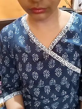 Snapshot of Diya_143 chatting on 03/21/25, 11:22 Diya 143 online show from 03/21/25, 11:22