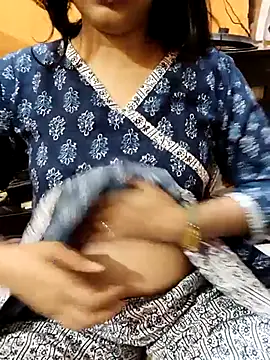 Snapshot of Diya_143 chatting on 03/21/25, 07:02 Diya 143 online show from 03/21/25, 07:02